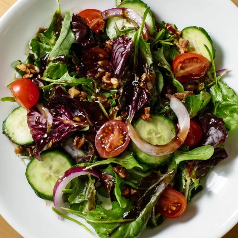 This Quick Balsamic Vinegar Salad features vibrant, crisp greens, perfectly paired with a flavorful balsamic reduction.